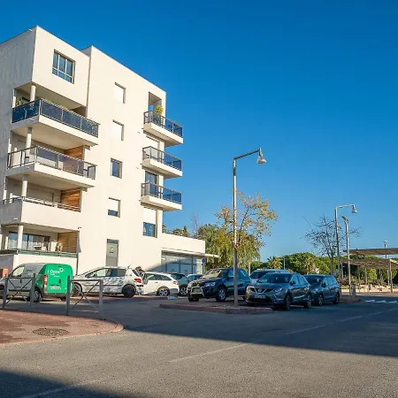 Apartment Rive Gauche By Interhome Frejus