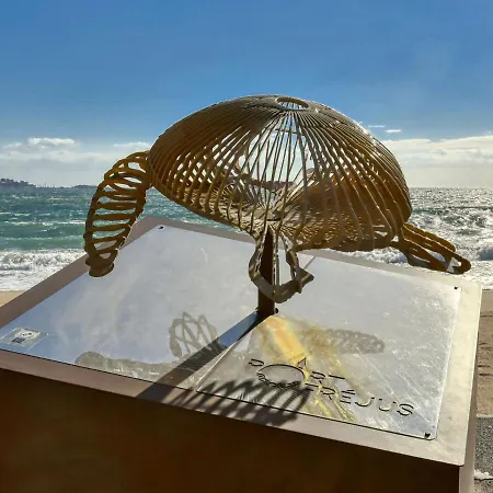 Rive Gauche By Interhome Frejus